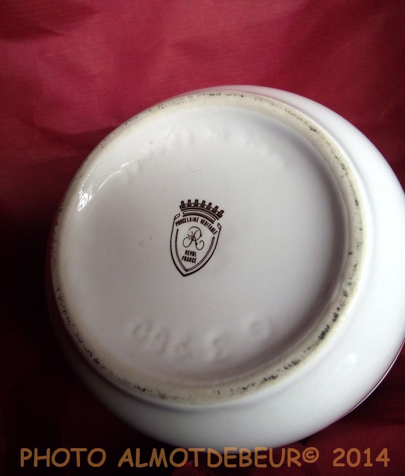 Lot De 12 Ramequins Revol Saint-Uze - Blanc - Poterie Culinaire - État Neuf